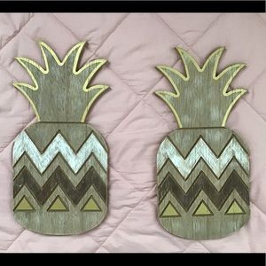 Wooden pineapples